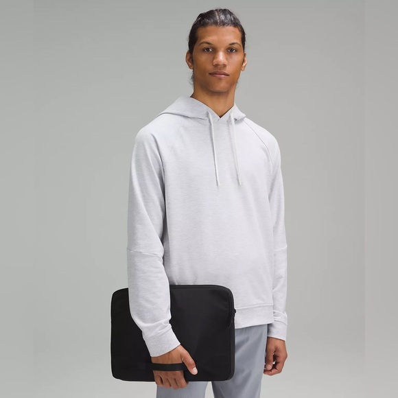 Lululemon New Crew Laptop Sleeve- Black - Picture 4 of 4